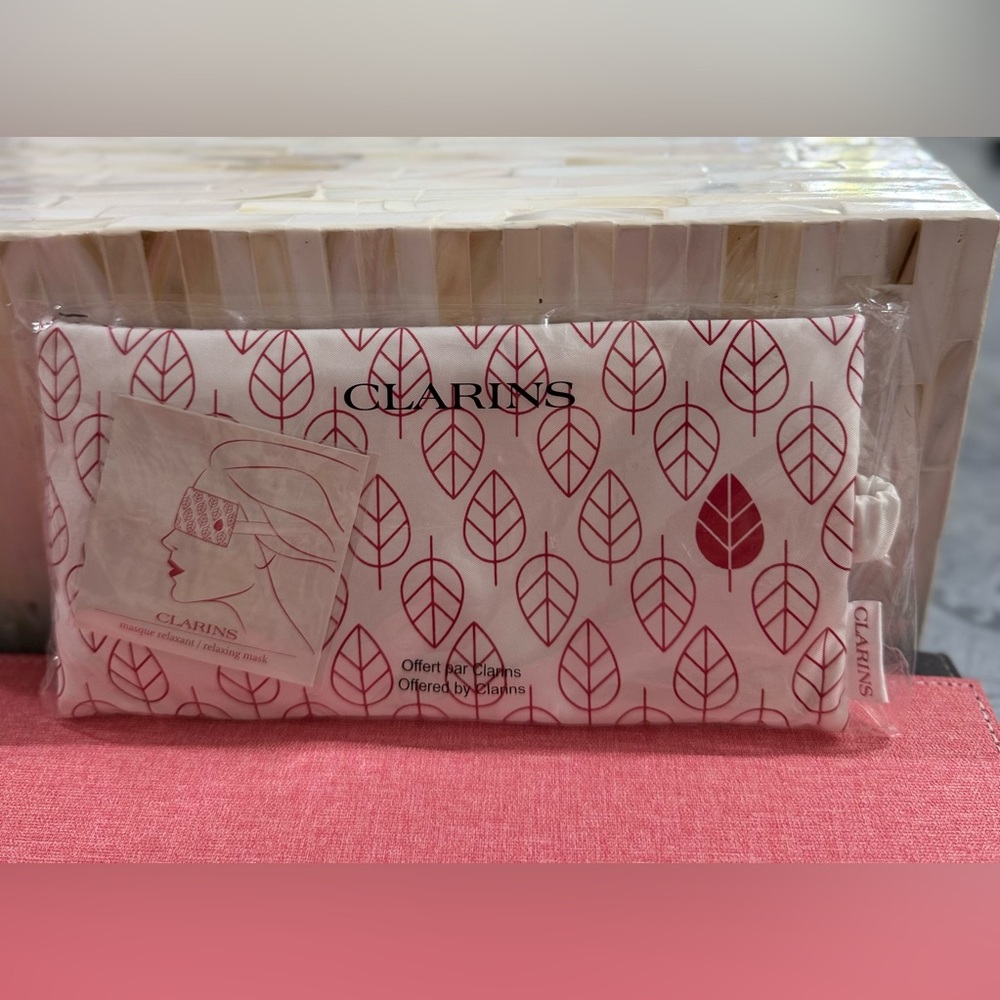 Clarins Red Leaf Design Eye Mask